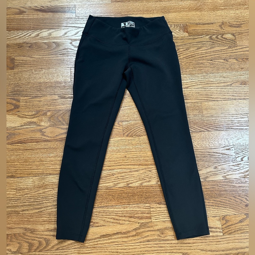 New Balance black athletic performance scuba leggings